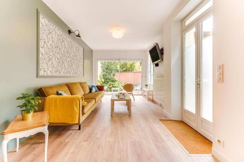 La Ruche - Maison 7 Chambres Et 7 Salles De Bain ฟงแตนโบล ภายนอก รูปภาพ