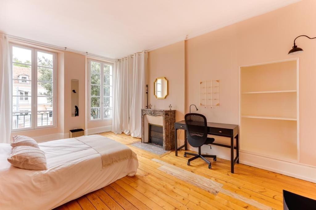 La Ruche - Maison 7 Chambres Et 7 Salles De Bain ฟงแตนโบล ภายนอก รูปภาพ
