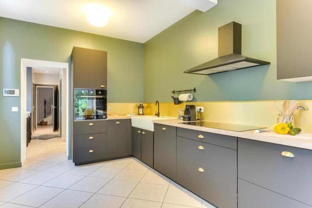 La Ruche - Maison 7 Chambres Et 7 Salles De Bain ฟงแตนโบล ภายนอก รูปภาพ