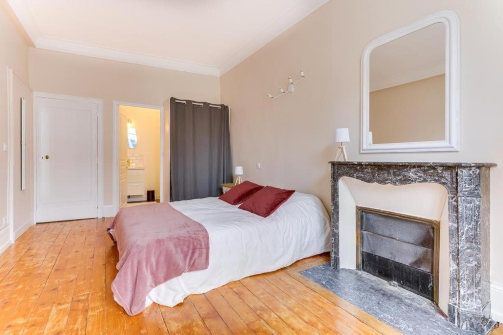 La Ruche - Maison 7 Chambres Et 7 Salles De Bain ฟงแตนโบล ภายนอก รูปภาพ